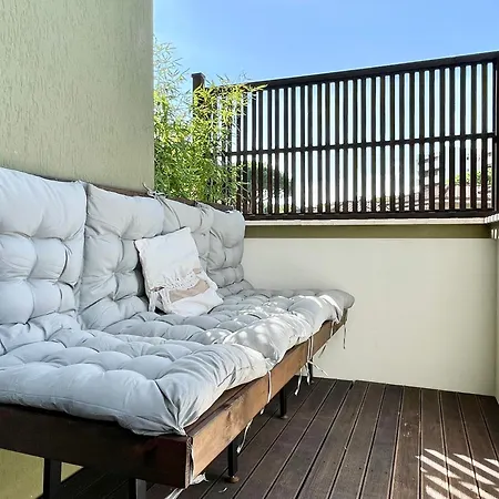 Bilocale Con Balcone E Piscina A 리치오네