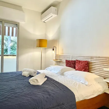 Bilocale Con Balcone E Piscina A 아파트 *