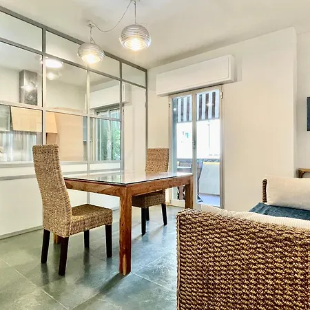 Apartmán Bilocale Con Balcone E Piscina A *