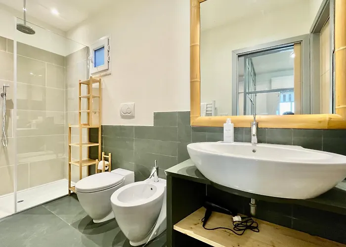 Bilocale Con Balcone E Piscina A 아파트 *