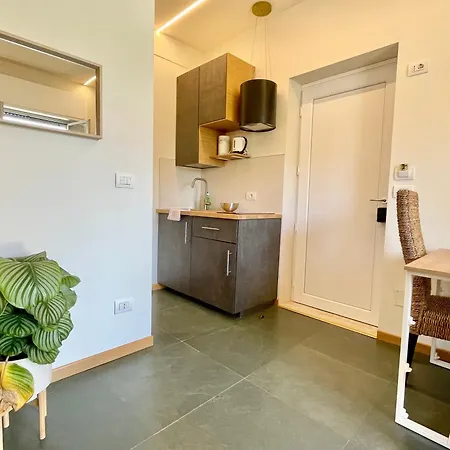 Bilocale Con Balcone E Piscina A Appartement *