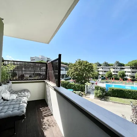Bilocale Con Balcone E Piscina A Appartement *