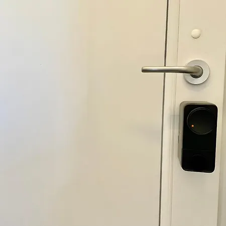 Apartman Bilocale Con Balcone E Piscina A *