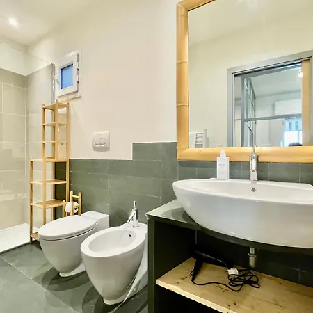 Bilocale Con Balcone E Piscina A Apartament *