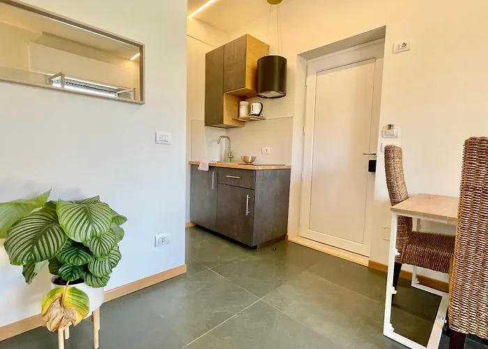 Bilocale Con Balcone E Piscina A Appartement *