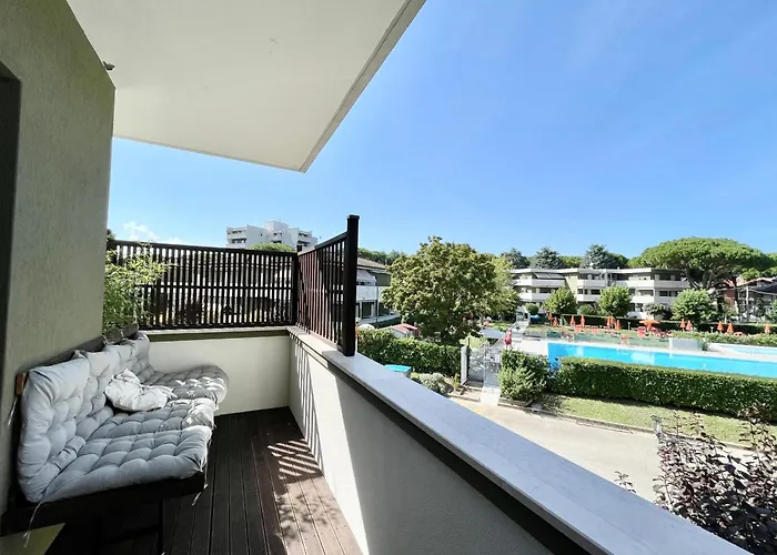 Bilocale Con Balcone E Piscina A Appartement *