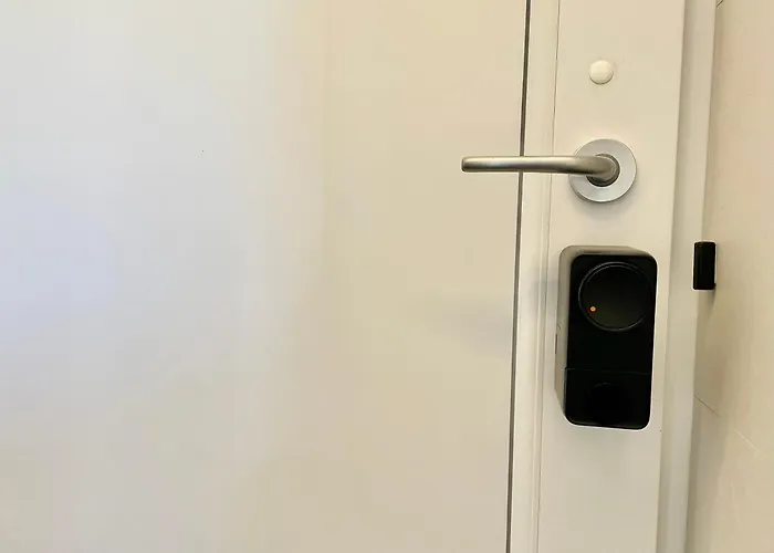 Apartman Bilocale Con Balcone E Piscina A *